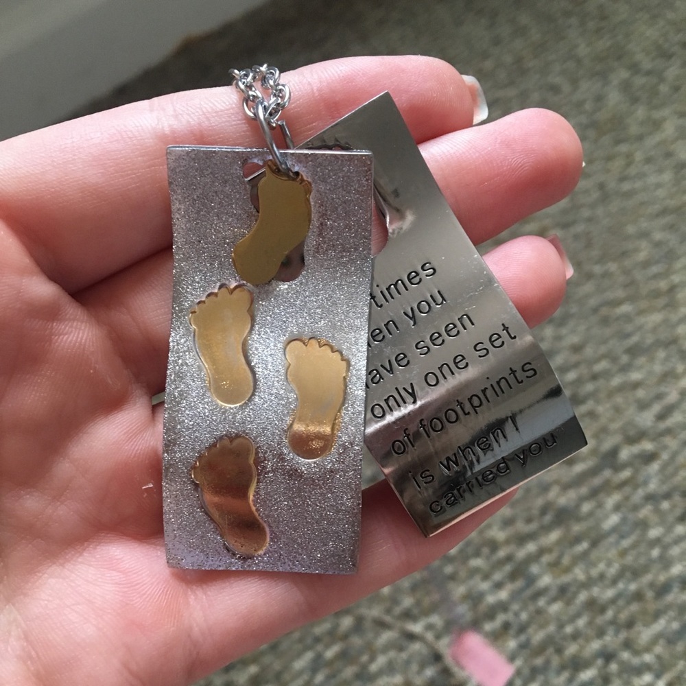 NWT Unique "Footprints" Poem Necklace